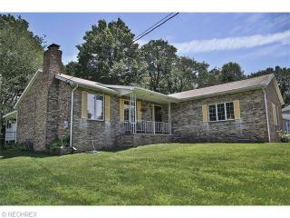 3603 Charleston Dr, Akron, OH 44319-3813