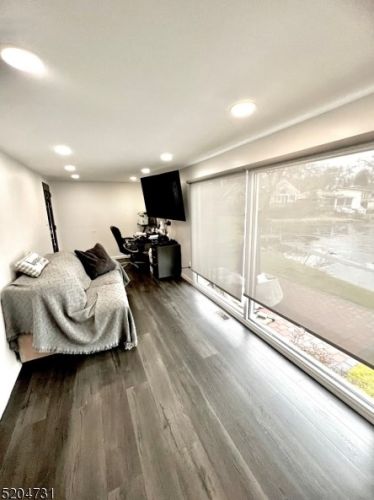 62 Upper Rainbow Trl, Parsippany NJ  07834-3320 exterior