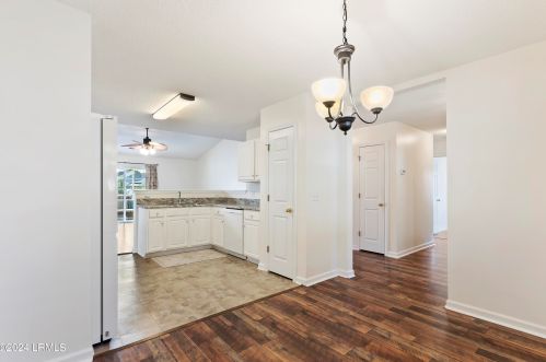 4 Lakeside Dr, Bluffton SC  29910-8015 exterior