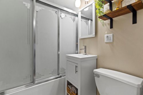 730 53rd St, Milwaukee WI  53208-3019 exterior