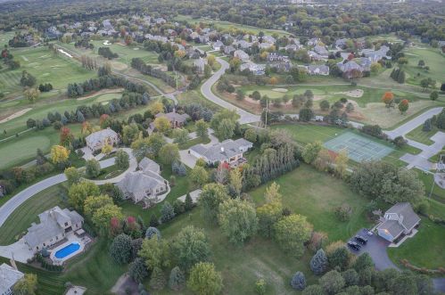 1410 Bristlecone Dr, Chenequa WI  53029-8653 exterior