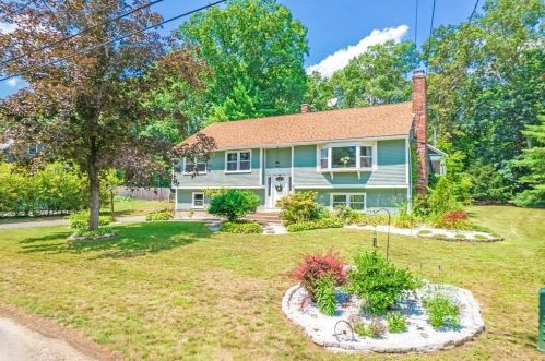 84 Susan Dr, Montgomery, MA 01085-1433