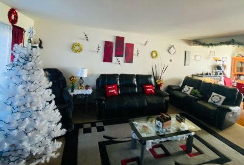 6141 Calumet Rd, Milwaukee, WI 53223-4113