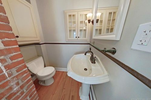 35 Riverview Rd, Rocky Hill CT  06067-1569 exterior