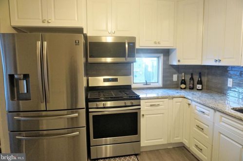 527 Latona Ave, Trenton NJ 08618-2439 exterior