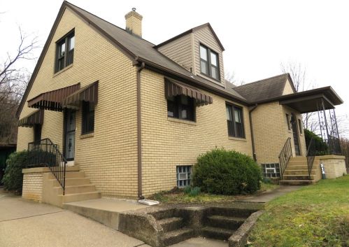 512 Clinton St, Ambridge, PA 15003-1782