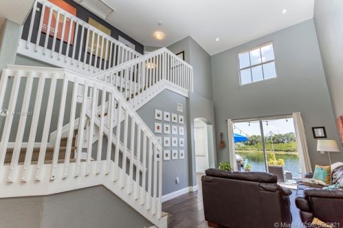 17010 39th Ct, Hollywood, FL 33027-4607