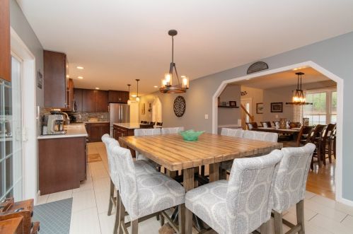 59 Lisa Dr, Goffstown NH  03045-2833 exterior