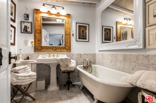 21658 Encina Rd, Topanga CA  90290-3524 exterior