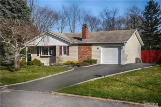 22 Lillian St, Prt Jefferson Station, NY 11776-1713
