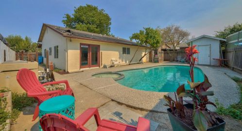 222 Willow Dr, Hollister, CA 95023-3217