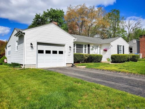 203 Shagbark Dr, Bristol, CT 06010-3221