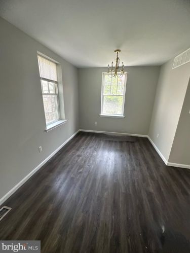 2774 Constitution Rd, Camden, NJ 08104-2914