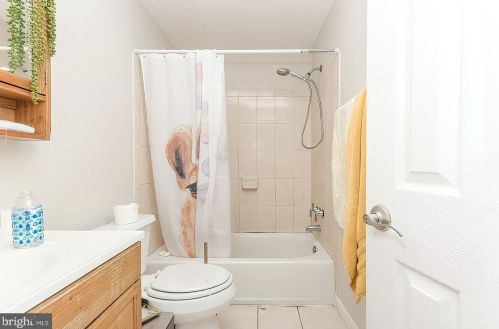 1057 Jefferson Ave, Charles Town WV  25414-1121 exterior