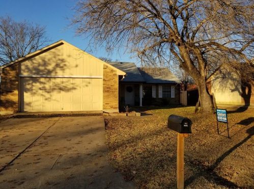6967 Wildbriar Ct, Fort Worth, TX 76120-1300