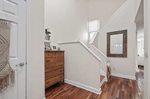4 Brittania Dr, Danbury, CT 06811-2606