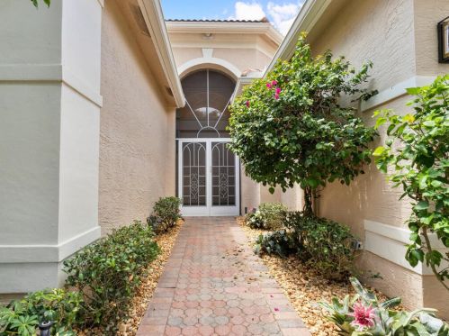 7401 Lahana Cir, Boynton Beach, FL 33437-7172