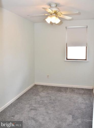 324 Amosland Rd, Holmes PA  19043-1203 exterior