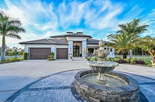 6311 Westport Ln, Naples, FL 34116-0054