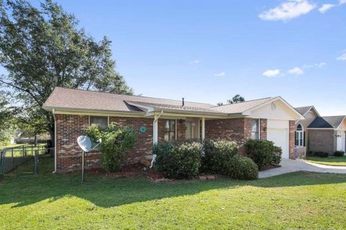 2215 Spindle Tree Dr, Fayetteville, NC 28304-4832