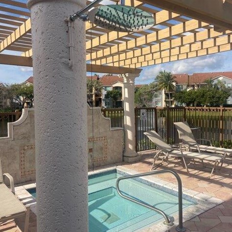 1008 Villa Cir, Boynton Beach FL  33435 exterior