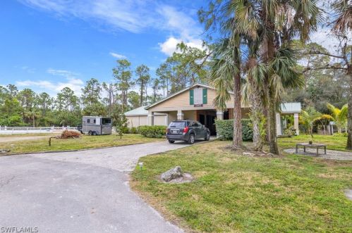 561 20th Ave, Naples FL  34120-3372 exterior