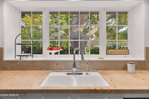 1430 Greenworth Pl, Santa Barbara CA exterior