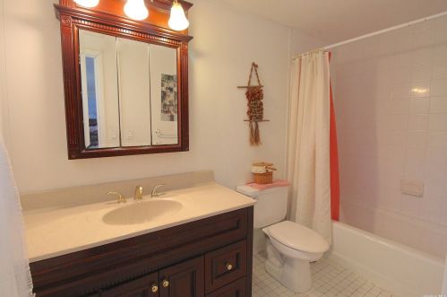 66 Shore Rd, Mount Sinai NY  11766-1420 exterior