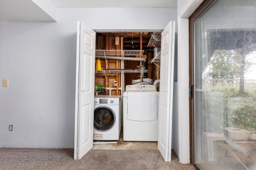 42 Meadow Wood Dr, Florence KY  41042-9323 exterior