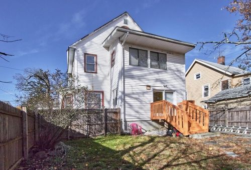 10 Royce Ave, Middletown NY  10940-4709 exterior