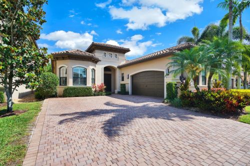 8778 Lewis River Rd, Delray Beach, FL 33446-9596