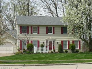 5834 Edgewood Ln, Willoughby, OH 44094-3060