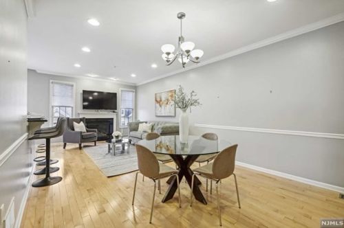 21 Forshee Cir, Montvale, NJ 07645-1781