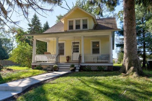 2324 Wood St, Lancaster, PA 17603-2255