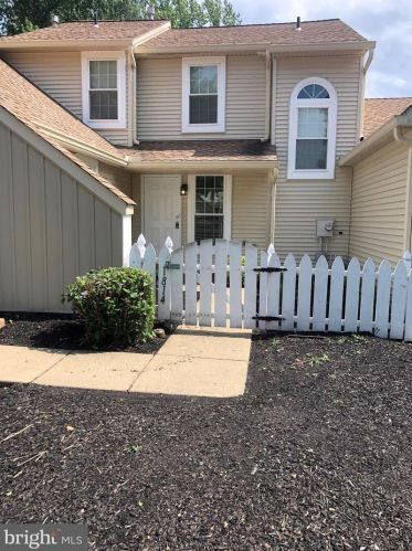 1814 Sinkler Cir, Southampton, PA 18966-4041