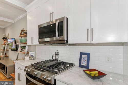 438 Kenyon St, Washington DC 20010-2915 exterior