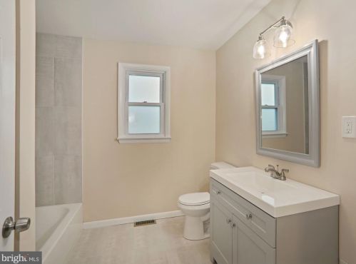 237 Grand Ave, Blenheim NJ  08012-3843 exterior