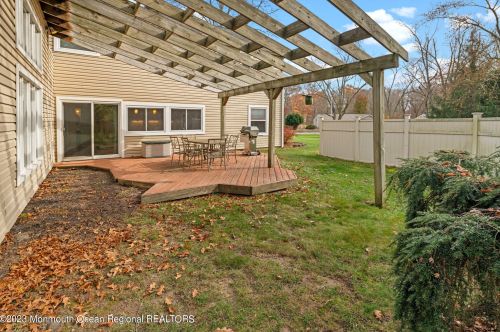 9 Salem Ln, Jackson Twp NJ  08527-1210 exterior