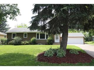1755 Agate St, Saint Paul, MN 55117-2312