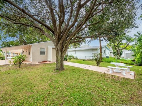 710 55th St, West Palm Beach FL  33407-2612 exterior