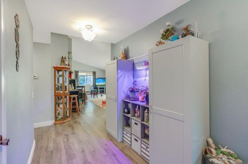 597 Hildale Cir, Vista, CA 92083-5900