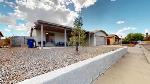 5561 Lamplighter Dr, Tucson, AZ 85746-1366