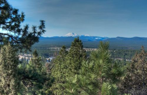 1945 Sun Ray Ct, Bend OR  97701-5637 exterior