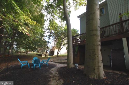 4825 Weatherhill Dr, Wilmington DE  19808-4376 exterior