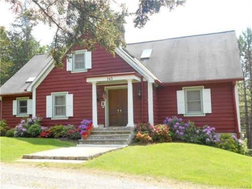 145 Newport Bridge Rd, Warwick, NY 10990-2321