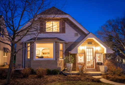 136 73rd St, Milwaukee, WI 53214-1525