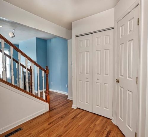 114 Amberwoods Dr, Canonsburg, PA 15317-5404