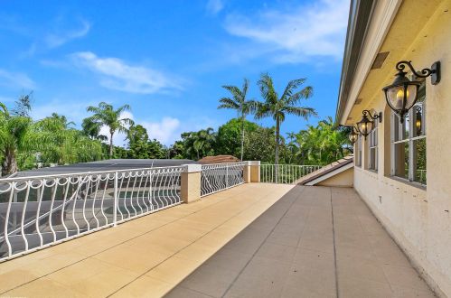 15563 Estancia Ln, West Palm Beach FL  33414-7439 exterior