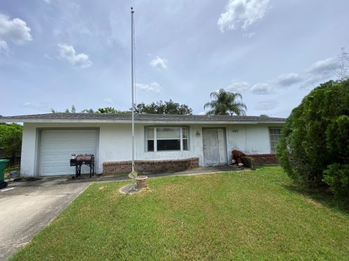 643 Ivanhoe Dr, Fort Pierce, FL 34983-2054