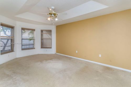 18322 33 St, Hollywood FL 33023-5682 exterior